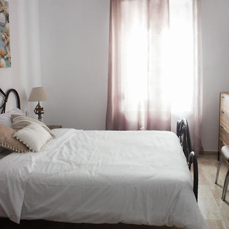 Blue Island Apartment Batsi  Ngoại thất bức ảnh