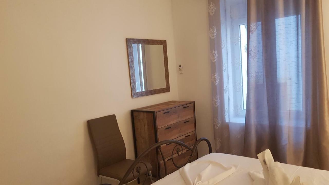 Blue Island Apartment Batsi  Ngoại thất bức ảnh